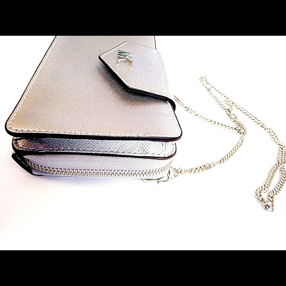 MICHAEL KORS SILVER CROSS BODY/WALLET WITH SILVER CHAIN (unboxed)